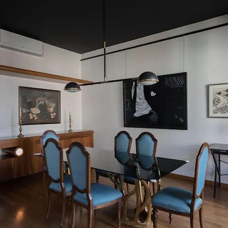 Luxury Flat - Enzo Ferrari's Ex Lover Apt Апартаменты Флоренция