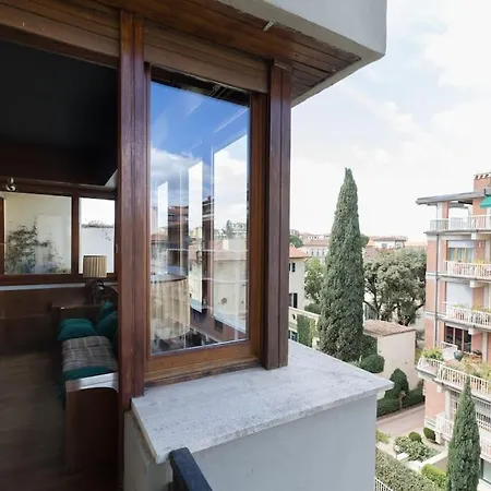 Luxury Flat - Enzo Ferrari's Ex Lover Apt Флоренция