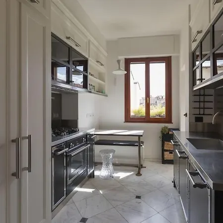 Luxury Flat - Enzo Ferrari's Ex Lover Apt *